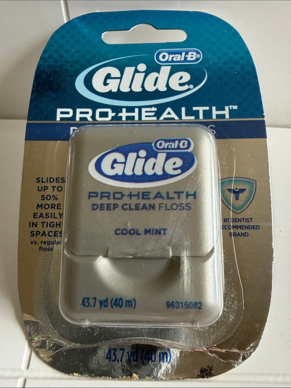 Oral-B Glide Pro-Health Deep Clean Floss - Cool Mint, Silver & Blue
